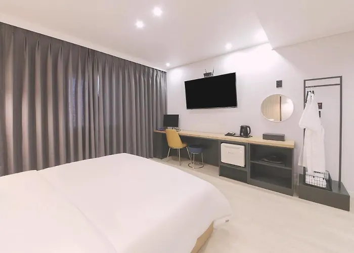 Ariel Motel 2*