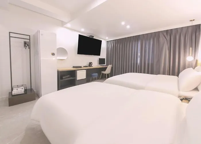 Ariel Motel 2*