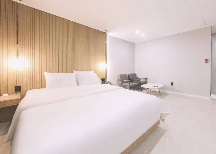 Ariel Motel 2*