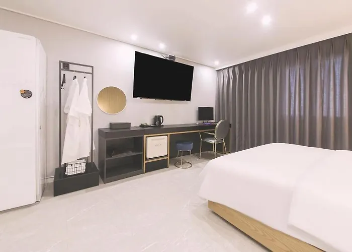Ariel Motel 2*