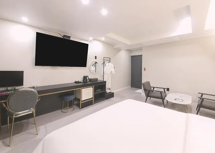 Ariel Motel 2*
